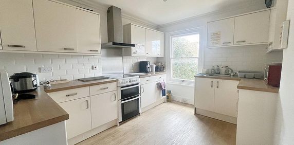 1 bedroom in a house share to rent - Photo 2