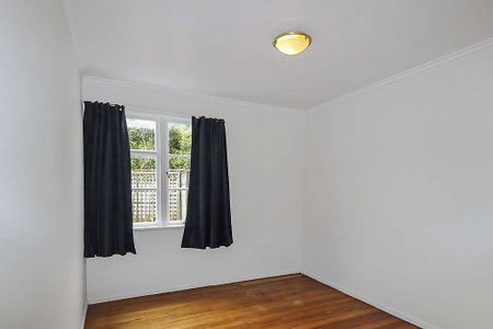 Three bedroom home in Greenlane! - Photo 4