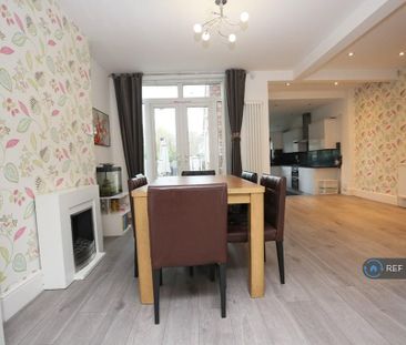 4 bedroom terraced house to rent - Photo 2