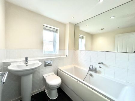 4 bedroom detached house to rent - Photo 5