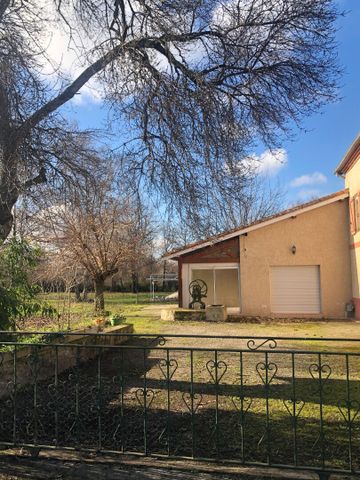 PAMIERS - A LOUER - MAISON DE TYPE 5 AVEC PISCINE ET 8000M2 DE TERRAIN - Photo 4