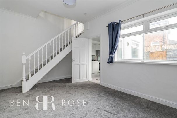 2 bedroom terraced house to rent - Photo 1