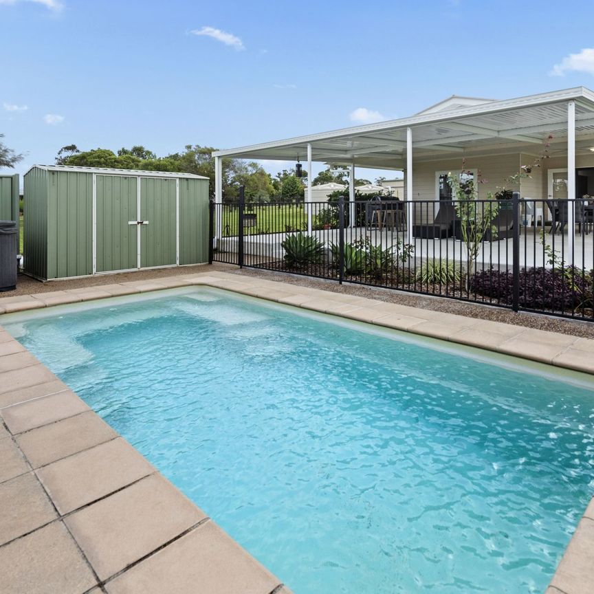 Stunning Semi-Rural 3-Bedroom Home with Pool&comma; Solar&comma; and More&excl; - Photo 1