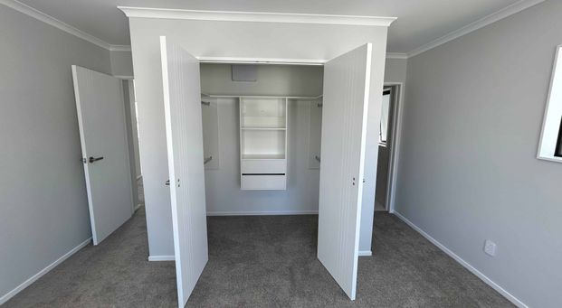 Modern Three Bedrooms Family Home in Fantastic School Zone - Photo 1