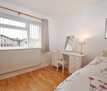 3 bedroom detached house to rent - Photo 4