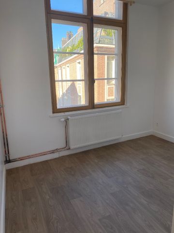 Location Appartement 3 pièces 67m² LILLE 59000 - Photo 4