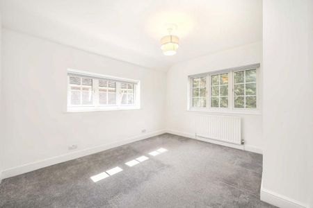 4 bedroom detached house to rent - Photo 3