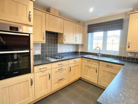 1 bedroom in a house share to rent - Photo 3