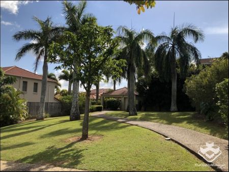 Spacious duplex townhouse - Photo 4