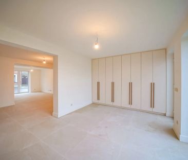 Totaal gerenoveerde woning te Huur in Zandvoorde met 3 slaapkamers ... - Foto 2