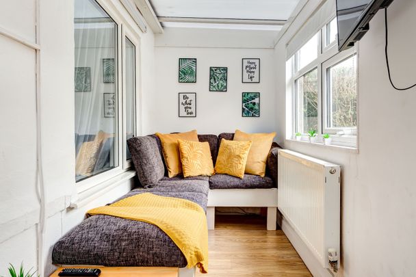 4 Bed Semi-Detached House, Bevendean Crescent, BN2 - Photo 1