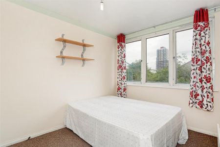 4 bedroom semi-detached house to rent - Photo 4