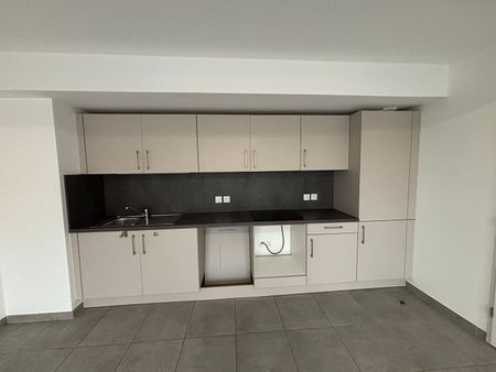 Location Appartement 3 pièces 66m² - Photo 4