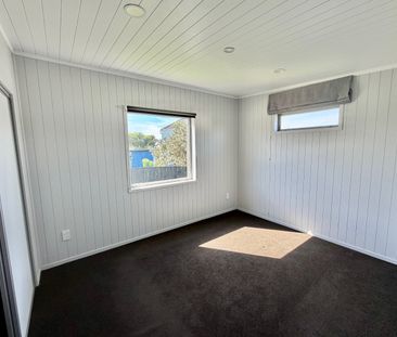 8A Lynmore Drive, Hill Park, Auckland - Photo 6