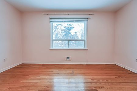 For Lease - 12 North Heights Road Unit# Upper, Toronto, Ontario - Photo 5