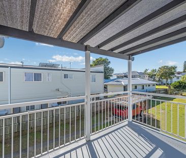 Spacious Two-Bedroom Plus Study in a Prime Location - Photo 3