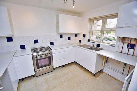2 bedroom terraced house to rent - Photo 3