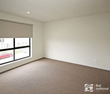 Near new townhouse - Photo 6