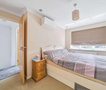 Walnut Tree Road, Shepperton, Surrey, TW17 - Photo 4