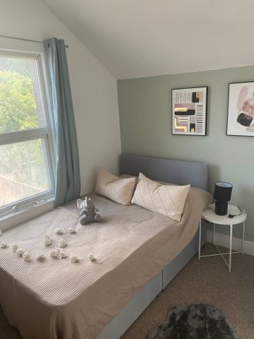 Stunning shared home in Hagden Lane! 198HAG - Room 4 - Photo 3