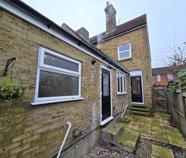 St. John`s Road, Faversham, ME13 - Photo 4