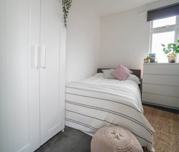 Wetherby Grove, Burley, Leeds - Photo 4