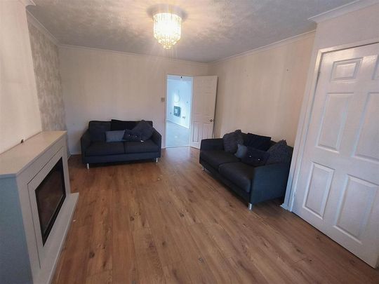 3 bedroom terraced house to rent - Photo 1