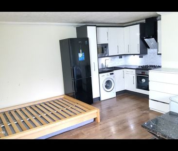 1 Bed Flat, Master Gunner Place, SE18 - Photo 5