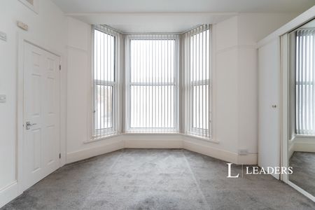 1 bedroom apartment to rent Osborne Road, Southsea, Hampshire, PO5 - Photo 2