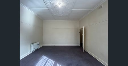 ONE BEDROOM COTTAGE ! - Photo 2