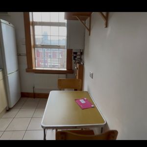 Room in a Shared Flat, Burnley Road, NW10 - Photo 3