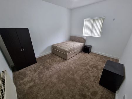 Room in a Shared House, Deane Road, L7 - Photo 5