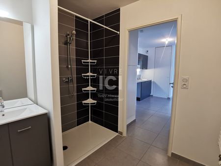 Appartement T2 de 43.13 m² avec balcon + stationnement - Centre ville TREILLIERES - Photo 4