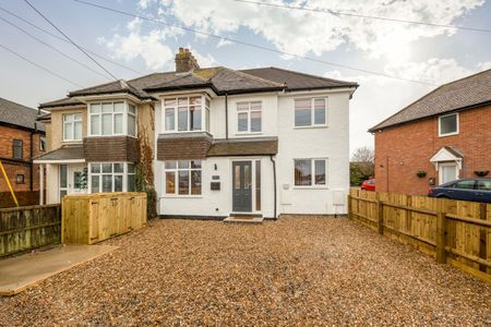 60 Haydon Road Room 2 - Photo 3