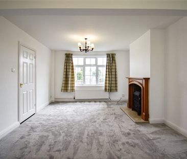 A well presented 3 bedroom semi-detached house situated in popular ... - Photo 2