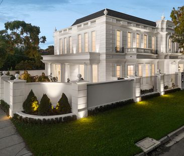 A Landmark Residence of Architectural Distinction - Photo 5