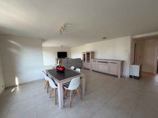 Appartement à louer, 4 pièces - Saint-Genis-Pouilly 01630 - Photo 1