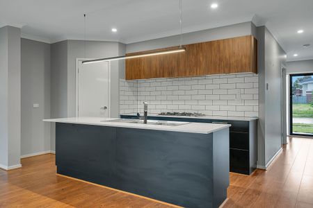 2 Rosedene Avenue, Officer VIC 3809 - House For Rent | Domain - Photo 4