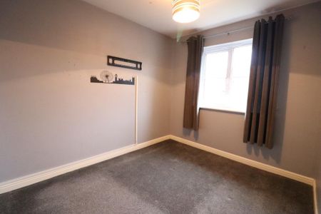 3 bedroom semi-detached house to rent - Photo 5