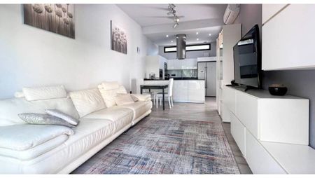 3 bedroom, 2 bathroom villa with private pool FOR RENT in Orihuela Costa. - Photo 2