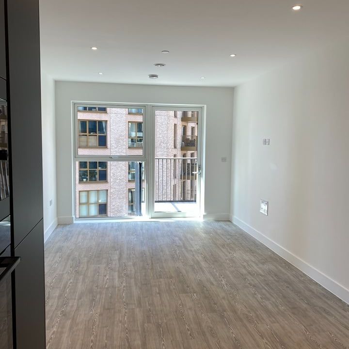 1 Bed Flat, Colmar House, TW8 - Photo 1