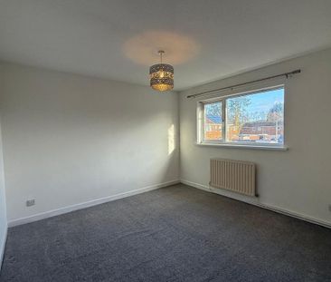 3 bedroom end of terrace house to rent - Photo 3