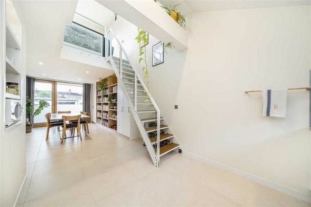 Minerva Street, Bethnal Green, E2 - Photo 1