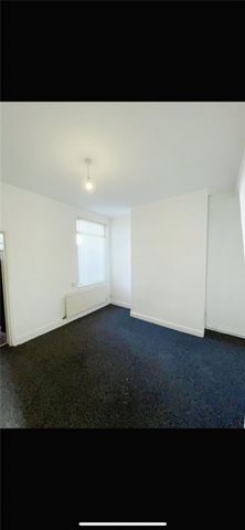 2 Bedroom Terraced - Photo 4