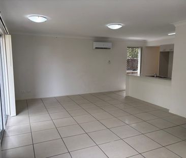 LOVELY TOWNHOUSE IN WELL PRESENTED COMPLEX - Photo 2