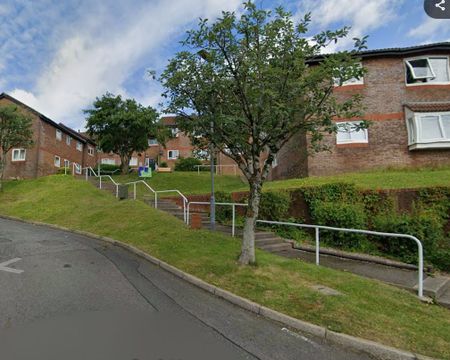 2 bed over 55’s flat. Accessed by many steps, good mobility essential, Devon View **Apply online ** - Photo 5