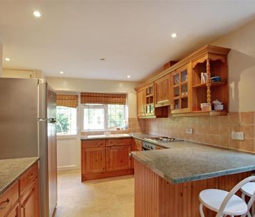 3 bedroom semi-detached house to rent - Photo 6