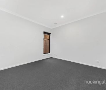 BRAND NEW COSY FAMILY HOME IN HEART OF ROCKBANK - Photo 5