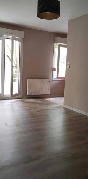 VILLERS LES NANCY STUDIO 31 M2 RENOVE AVEC BALCON - Photo 1