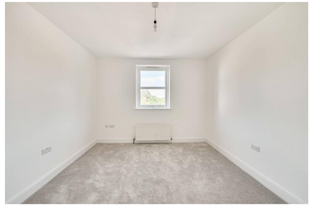 Modern Two Bedroom Maisonette for Rent in London, W7 - Photo 2